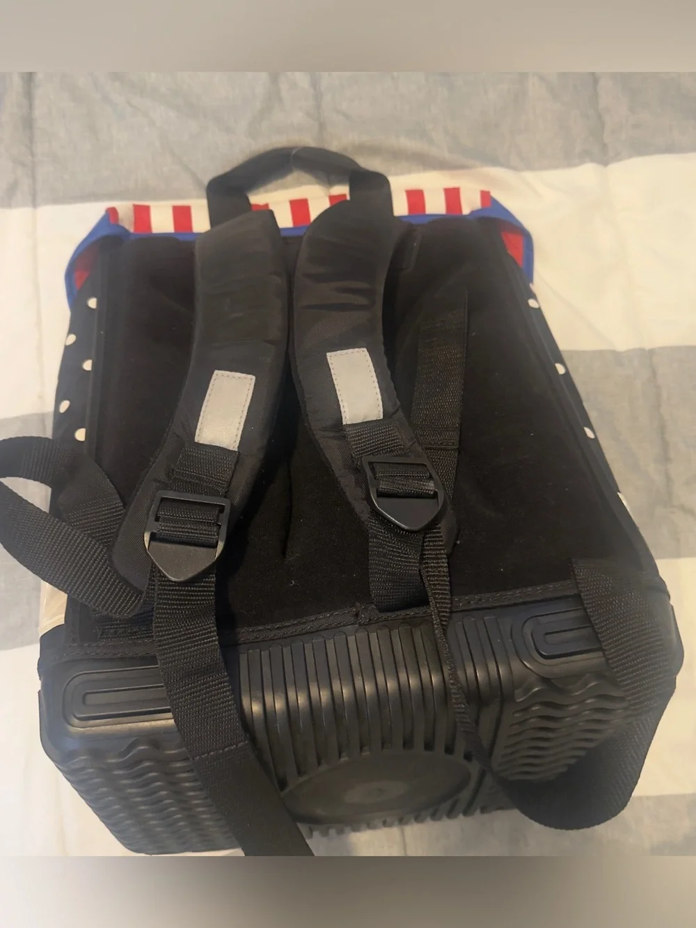 Kleiner Rabe socke Red & Navy Backpack